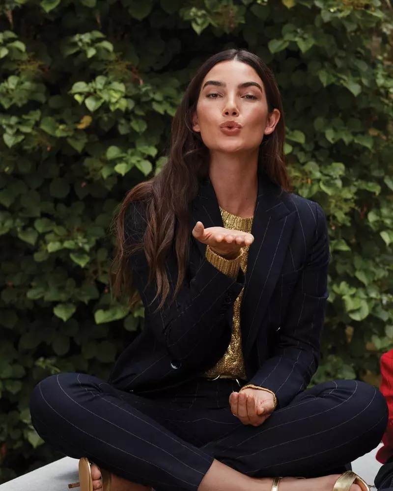 Lauren Ralph Lauren escolhe Lily Aldridge para modelar a coleção Holiday 2020.