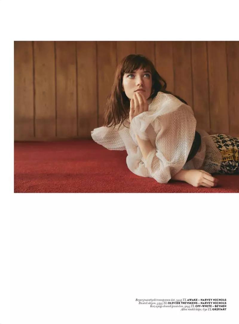 Grace Hartzel draacht moderne retrostilen foar Vogue Turkije