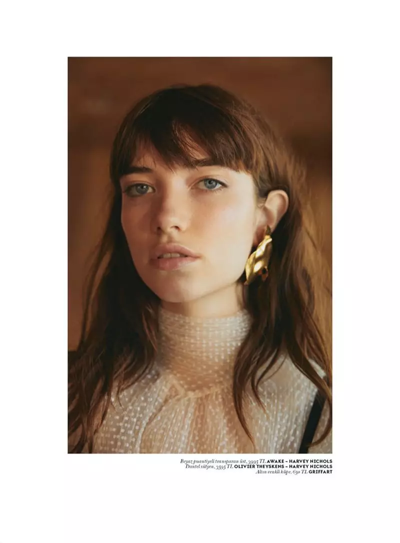 Grace Hartzel-ը հագնում է ժամանակակից ռետրո ոճեր Vogue Turkey-ի համար