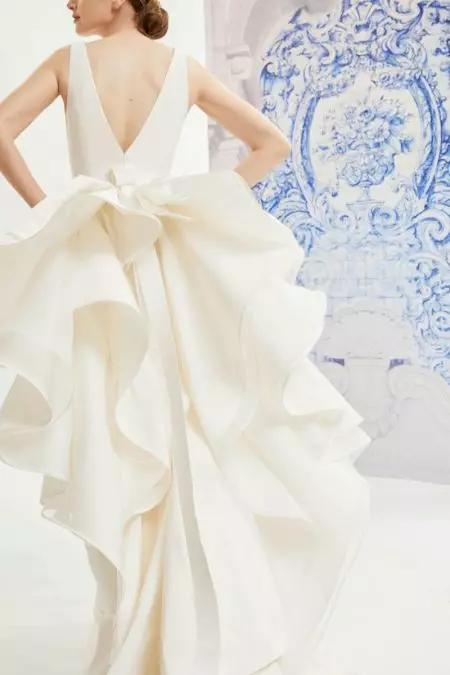 Carolina Herrera Bridal-ის 2019 წლის შემოდგომის კოლექცია არის Beyond Chic