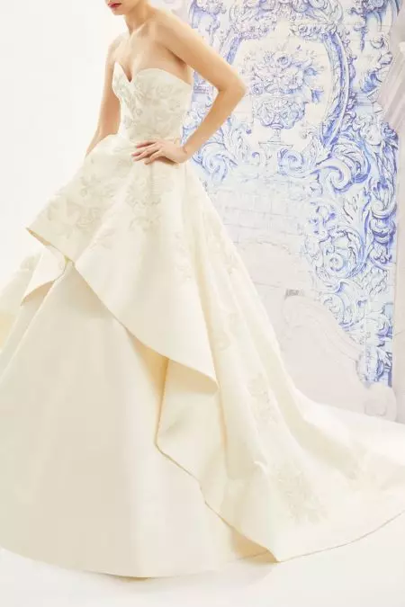 Carolina Herrera Bridal's Fall 2019 Collection is Beyond Chic