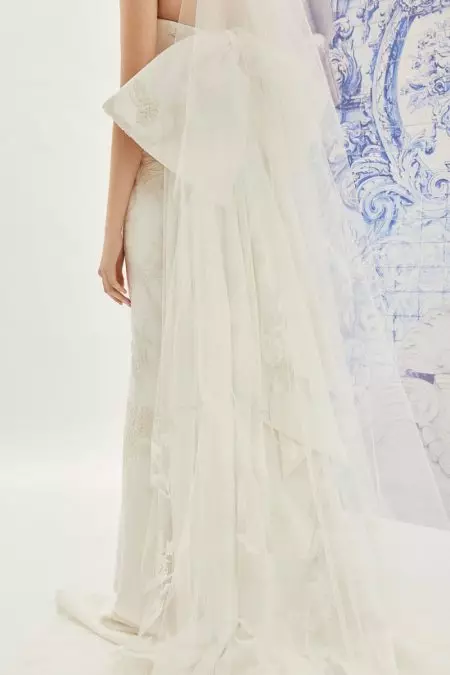 Carolina Herrera Bridal's Fall 2019 Collection is Beyond Chic