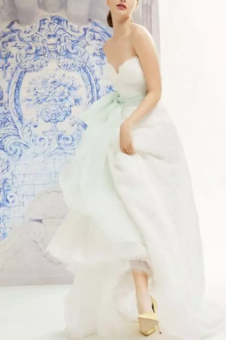 Carolina Herrera Bridal ၏ ဆောင်းဦး 2019 Collection သည် အလွန်ထက်မြက်သည်။