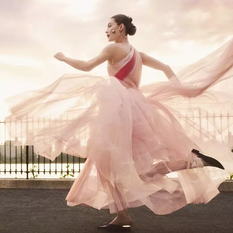 Vaizdas iš Carolina Herrera 2019 m. rudens reklamos kampanijos