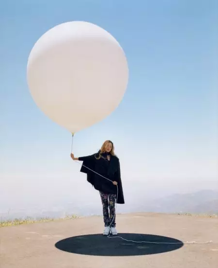 Devon Aoki Poses Outdoors for Nordstrom Fall 2018 مهم