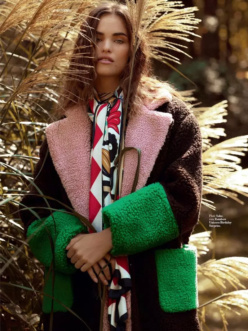 Robin Holzken Pos in Romantic Ensembles for ELLE Slovenia