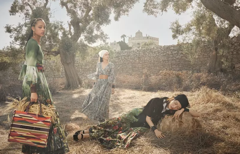 Dior establece la campaña resort 2021 en Puglia, Italia.