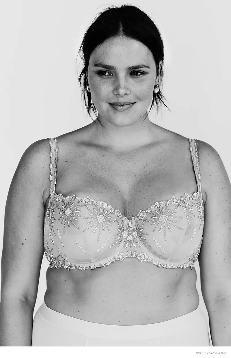 plus- size-models-vogue-lingerie02