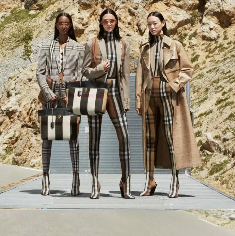 Burberry 2020 жылдың күз-қыс науқанын ашты.