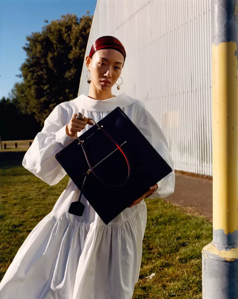 Jamie Hawkesworth alanda kampeni ya Alexander McQueen yophukira-yozizira 2020.