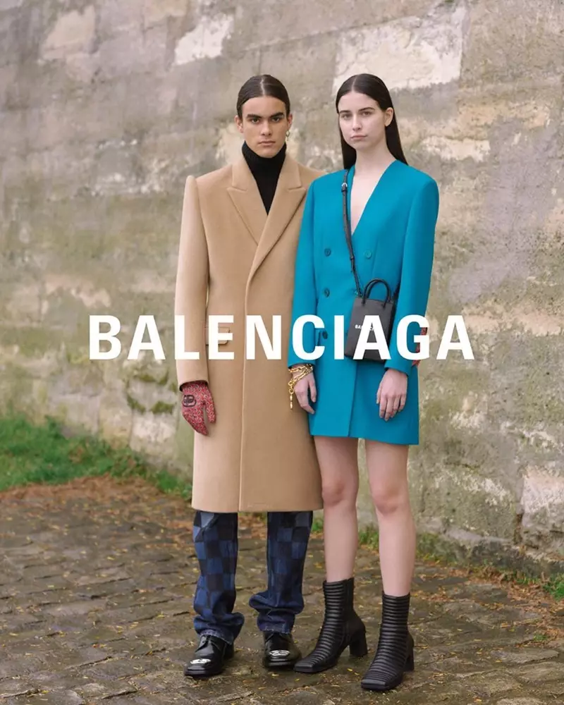 Balenciaga giới thiệu các cặp đôi trong chiến dịch mùa đông 2019
