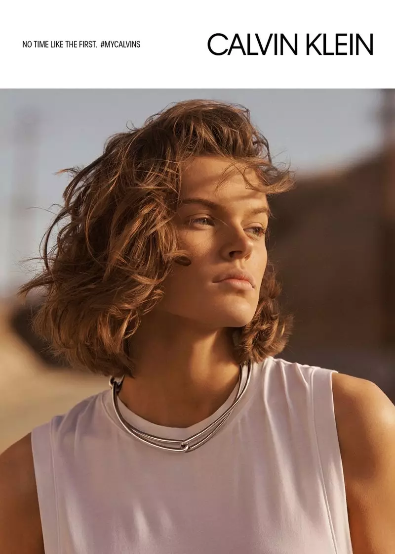 Cara Taylor ĉefrolas en la kampanjo Calvin Klein Jewelry + Watches printempo-somera 2019