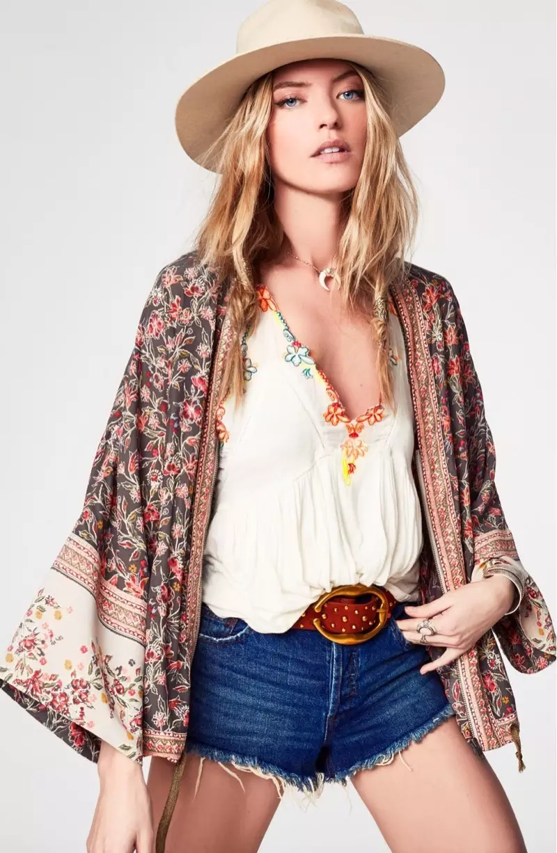 Free People Wildflower Kimono Jacket, Island Time Tank και Cutoff τζιν σορτς