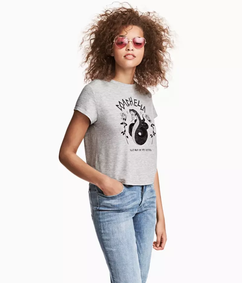 H&M Motif $12.99 সহ Coachella টি-শার্ট পছন্দ করে