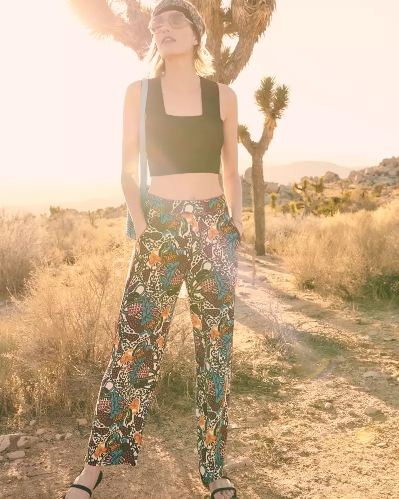 A.L.C. Ali Stretch Racerback Crop Top en Veronica Beard Eira Multi-Printed Wide Leg Pants