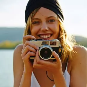 Frida Gustavsson dia manana fahavaratra Boho Chic ao Stradivarius