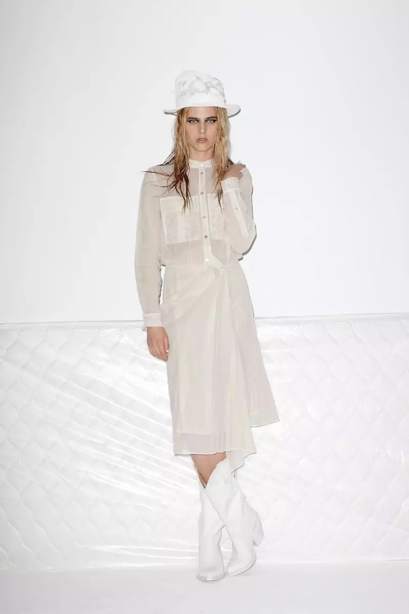 Acne's Resort 2013 цуглуулга валютыг хэвлэмэл хэлбэрээр санал болгож байна