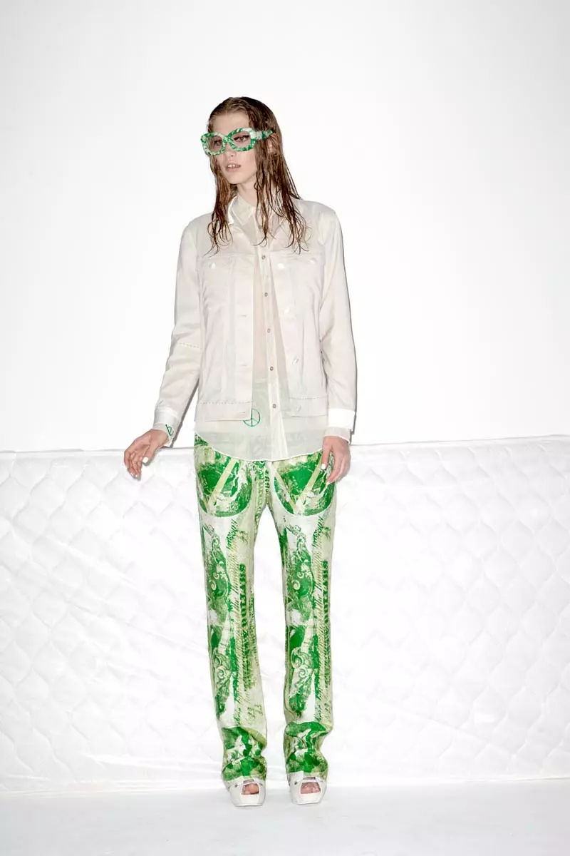 Η συλλογή Acne's Resort 2013 προσφέρει νόμισμα ως εκτυπώσεις