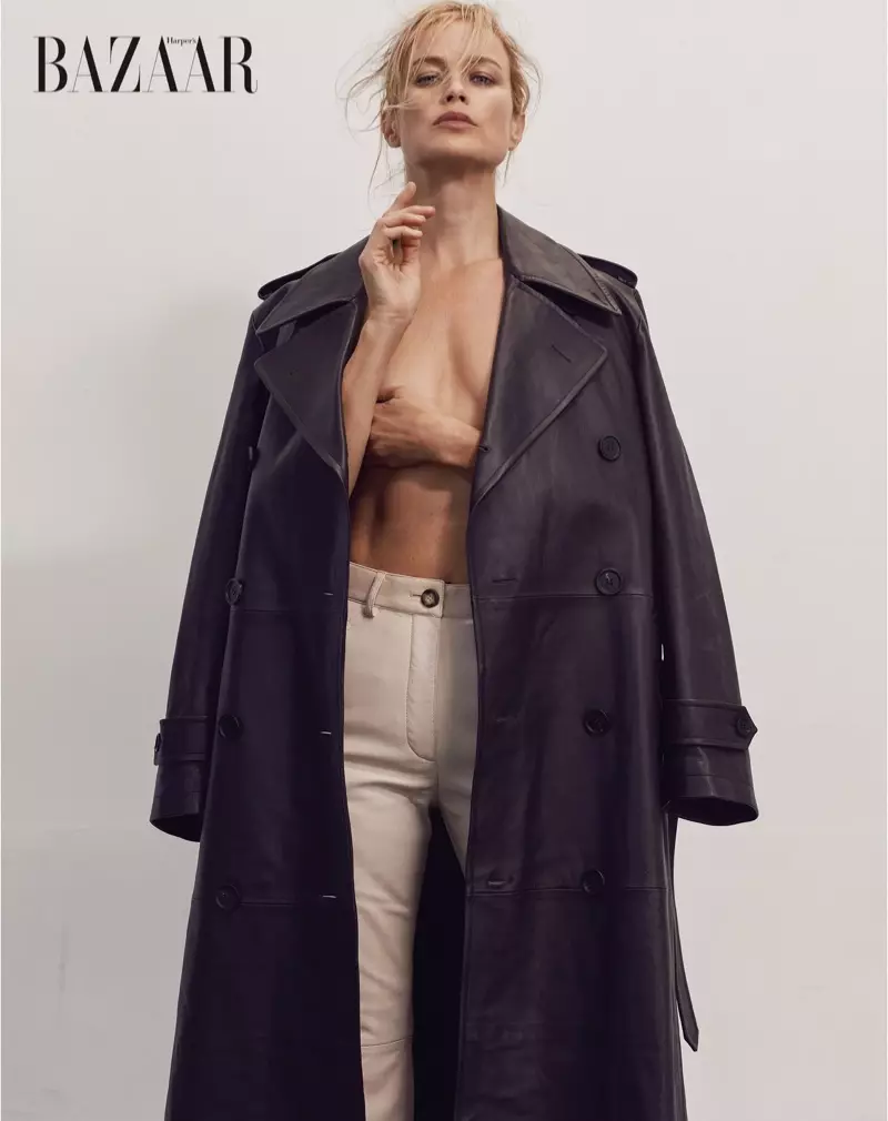 Кэролин Мерфи позирует в темных образах для тайваньского Harper’s Bazaar