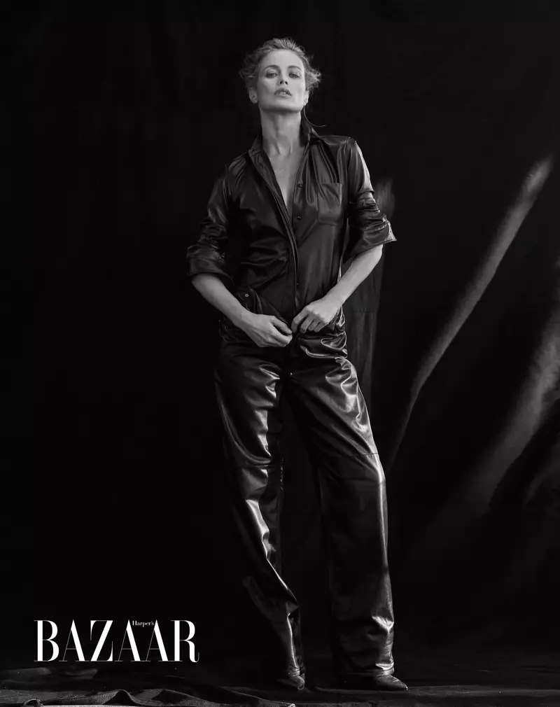 Carolyn Murphy poseerib filmis Dark Looks Harper's Bazaar Taiwanis