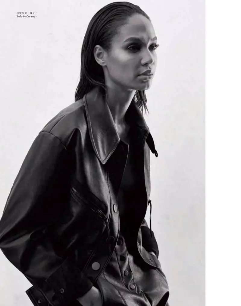 Joan Smalls poseerib stiilsetes ansamblites Harper's Bazaar Taiwanil