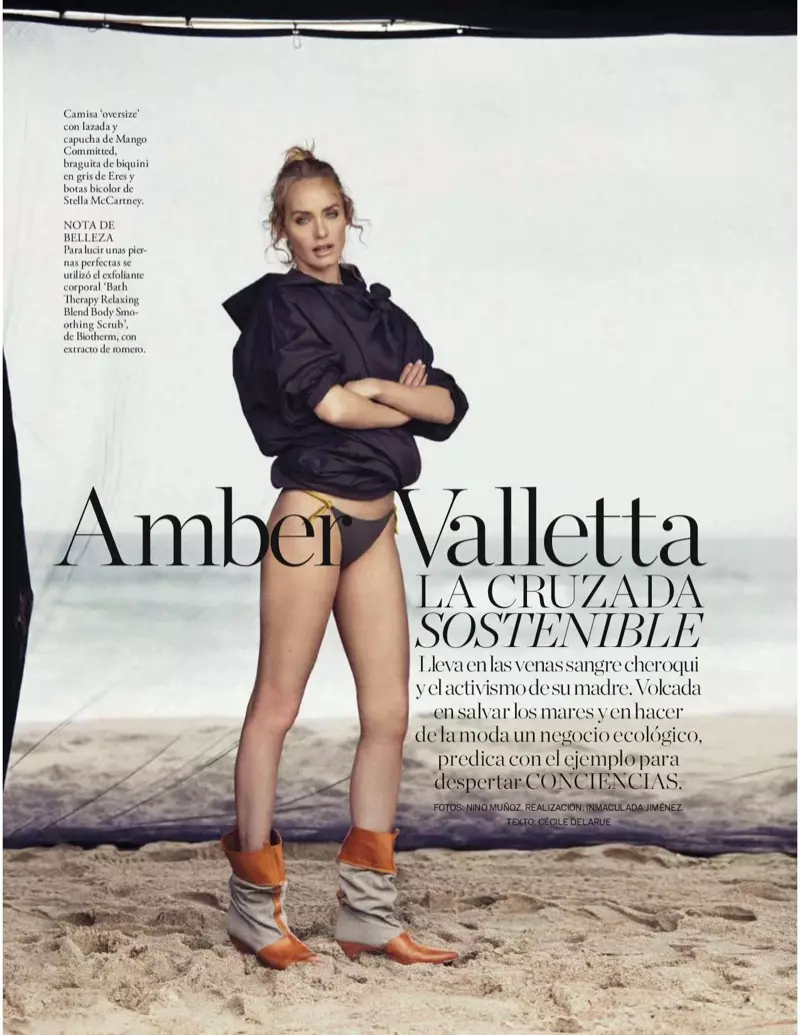 Amber Valletta สวมสไตล์ลำลองบนชายหาดให้กับ ELLE ประเทศสเปน