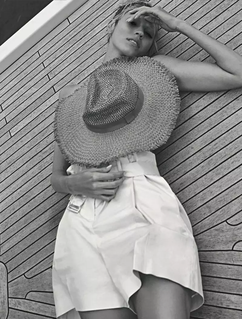 Devon Windsor dia modely amin'ny fomba nautical ho an'ny Vanity Fair Italia