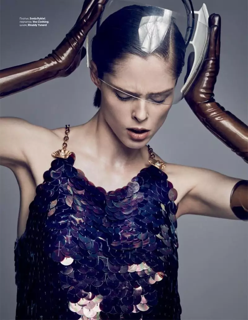 Coco Rocha InStyle Russia uchun futuristik modani oladi