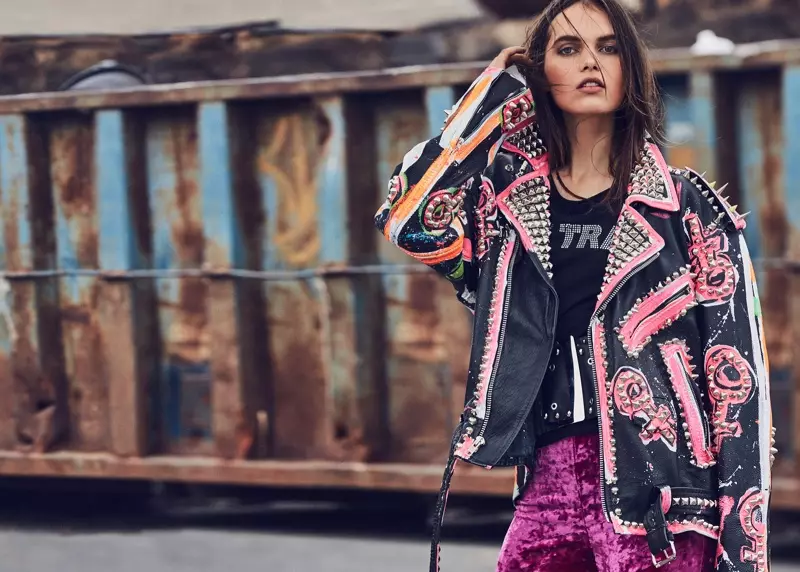 Lily Stewart Harper's Bazaar Түркия үчүн Cool мото курткаларды моделдешти