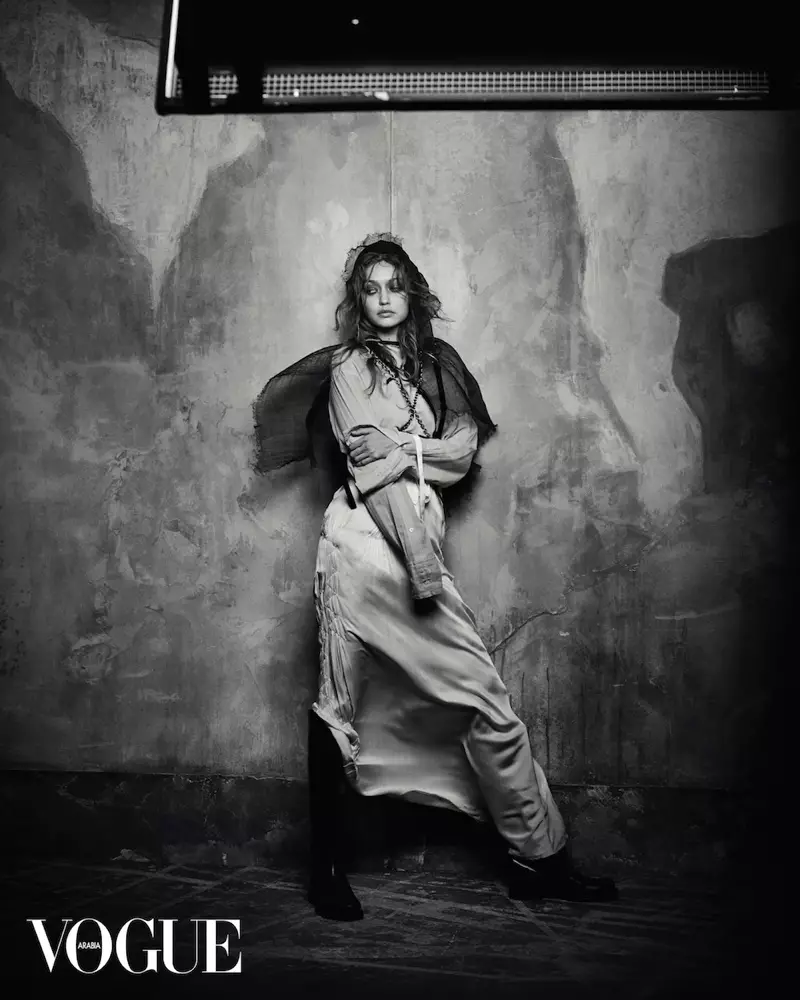 Gigi Hadid dia nanaitra ny pejin'ny Vogue Arabia