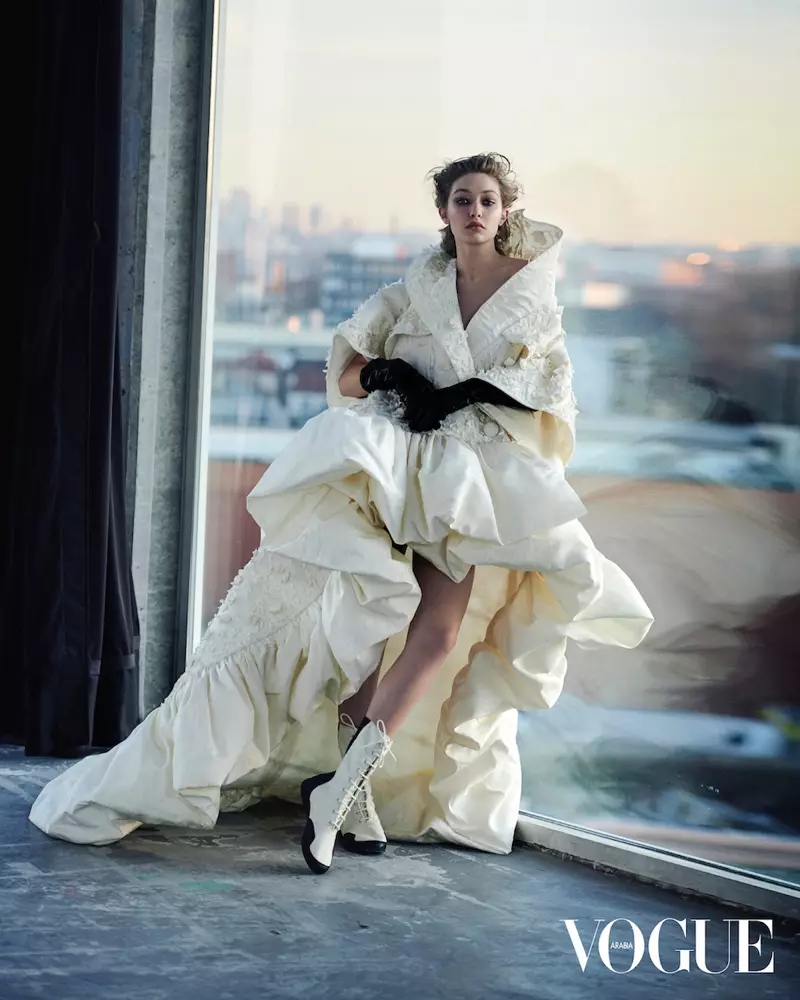 Gigi Hadid dia nanaitra ny pejin'ny Vogue Arabia