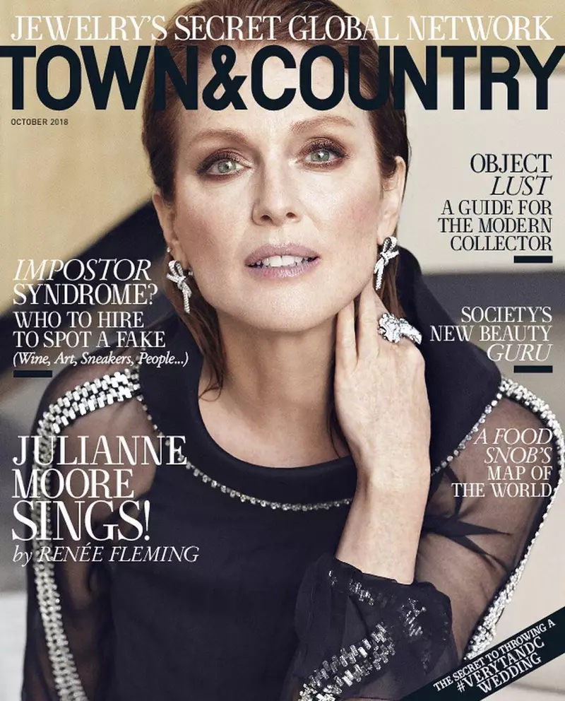 Julianne Moore op Town & Country Magazine Oktober 2018 Cover