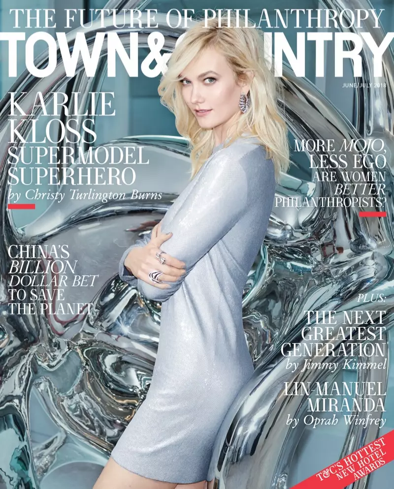 Karlie Kloss 在 Town & Country 2018 年 6 月/7 月封面上