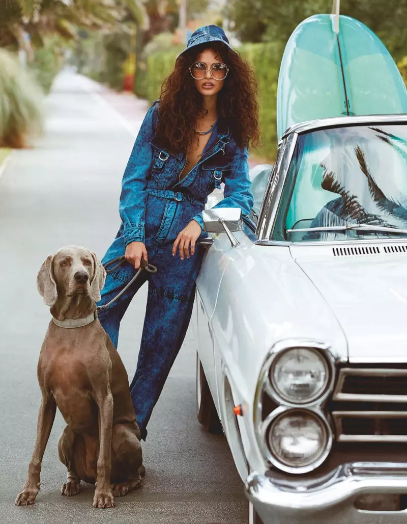 Chiara Scelsi Poses ing Denim Elevated kanggo Vogue Jepang