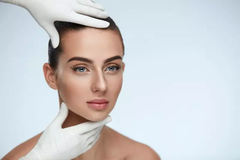 Модел Ръкавици за красота на лицето Пластична хирургия