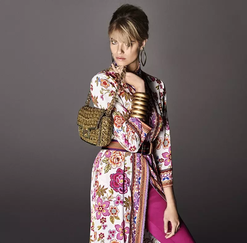 Хейли Клаусон в платье с цветочным принтом в рекламной кампании Luisa Spagnoli весна-лето 2019