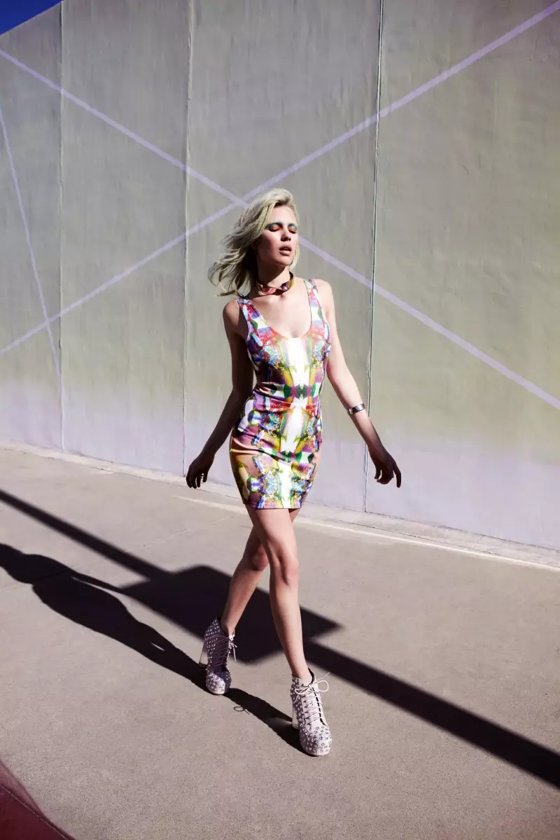 Britt Maren Rocks Psychedelic Style για το Lookbook του Nasty Gal τον Ιανουάριο του 2013