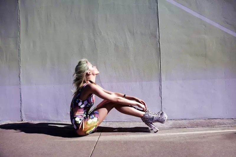 Britt Maren Rocks Psychedelic Style ສໍາລັບ Nasty Gal's January 2013 Lookbook