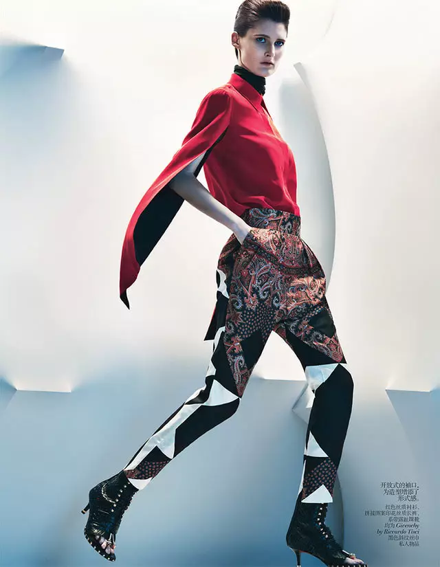Marie Piovesan Sports Bold Prints għal Vogue China Jannar 2013 minn Sebastian Kim