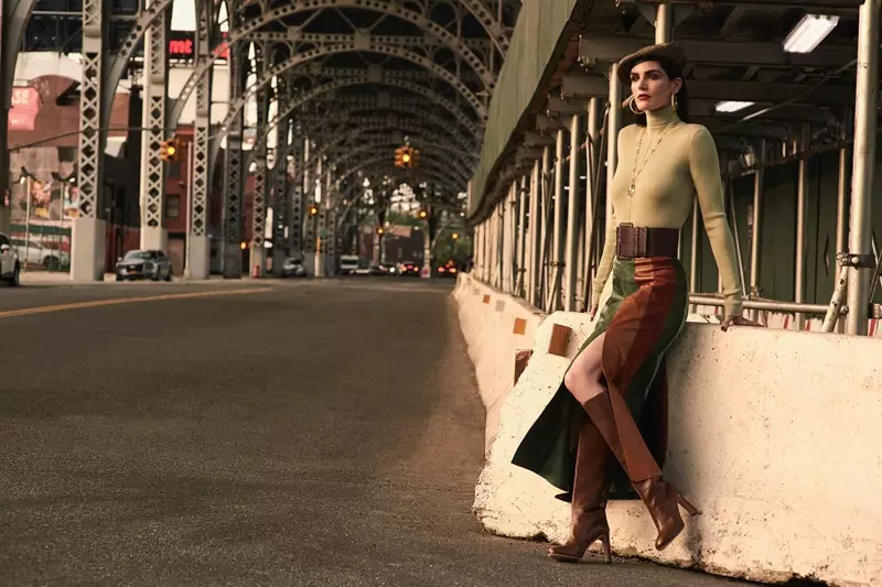 Hilary Rhoda viste un look de rapaza francesa para o estilo SCMP