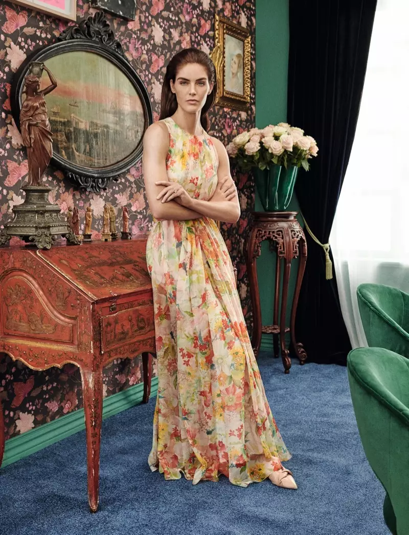 Hilary Rhoda pozon në koleksionin Max Mara Special Occasions pranverë-verë 2019