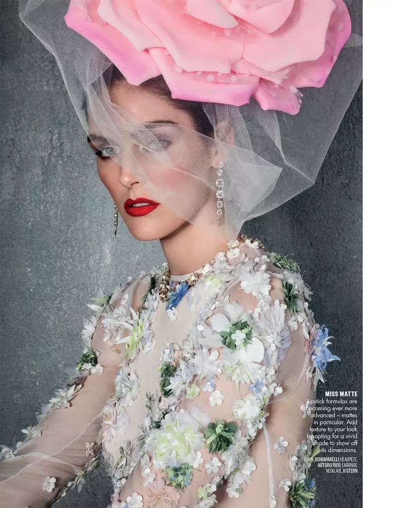 Hilary Rhoda aya dina Full Bloom pikeun Vogue Arabia