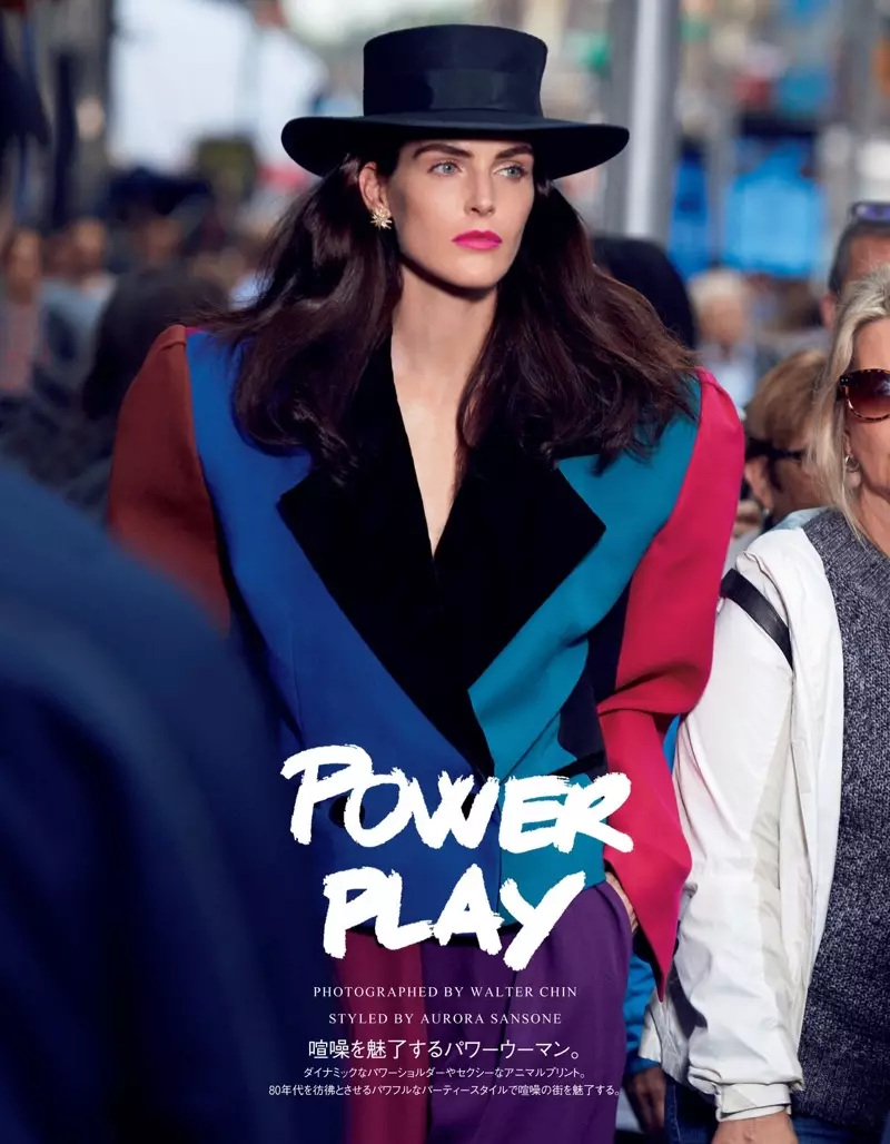 Hilary Rhoda dia manao akanjo ivelany sahy ho an'ny Vogue Japan