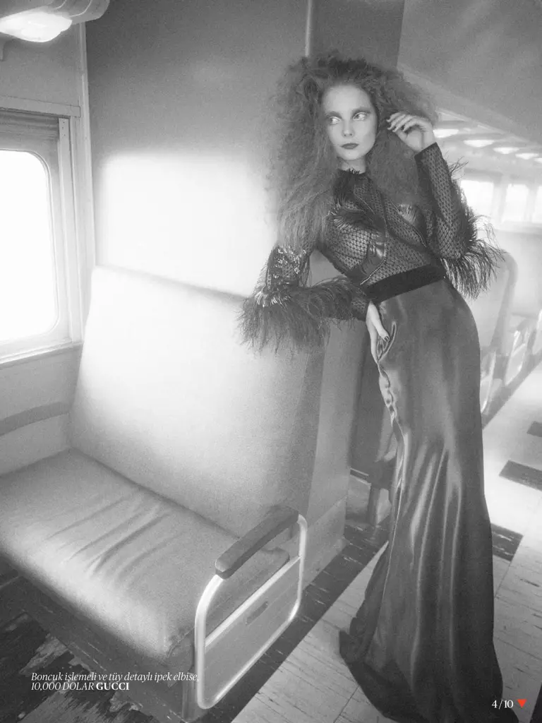 Eniko Mihalik Pozas por Sofia & Mauro en Vogue Turkey Shoot