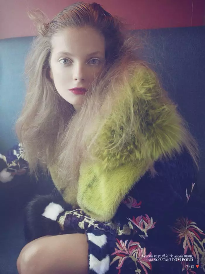 Eniko Mihalik Pozas por Sofia & Mauro en Vogue Turkey Shoot