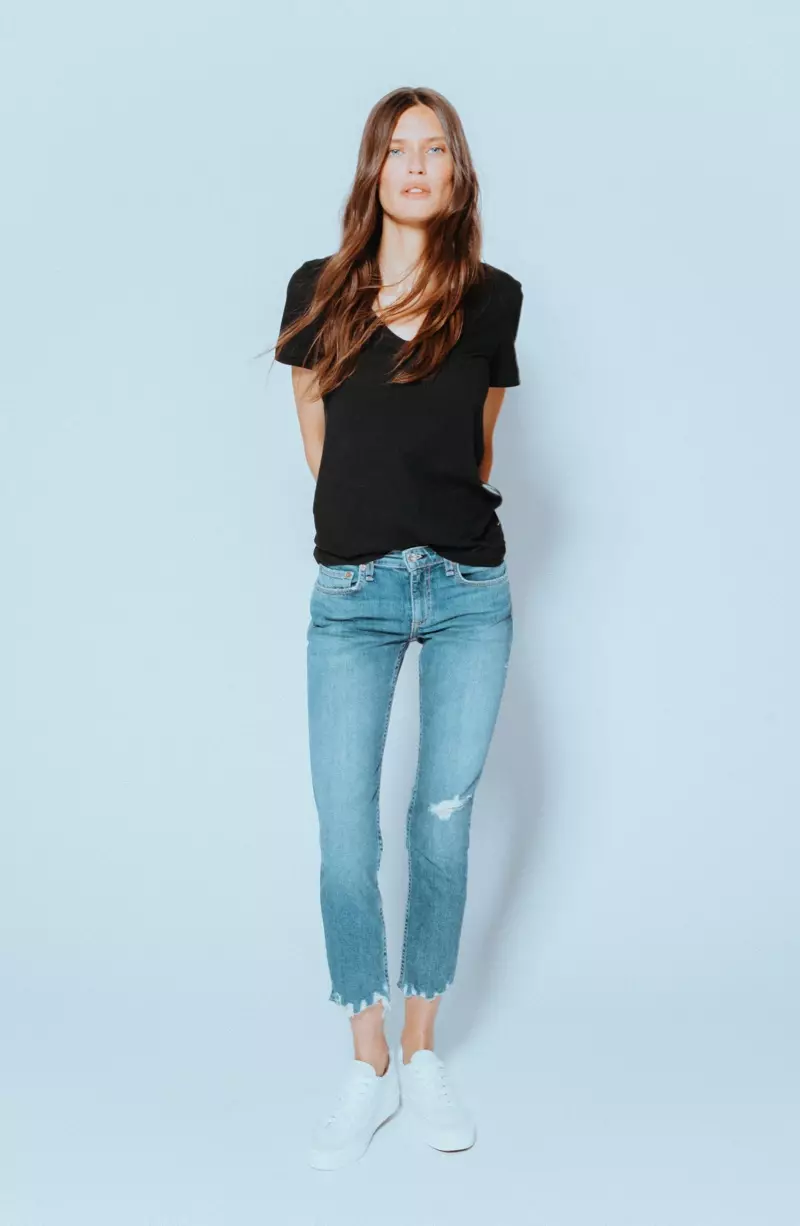 Modely Bianca Balti kintana ao amin'ny Rag & Bone fall 2019 denim 360° Photo Project