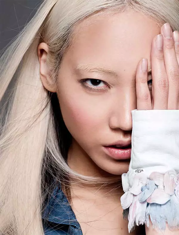 Soo Joo Dons Chanel për foton e kopertinës së nëntorit të PPPaper Fashion, lente nga Sy Delorme