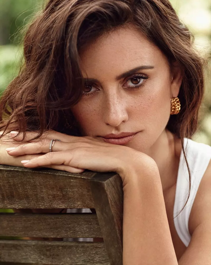 Siap untuk closeupnya, Penelope Cruz memakai gaya rambut bergelombang