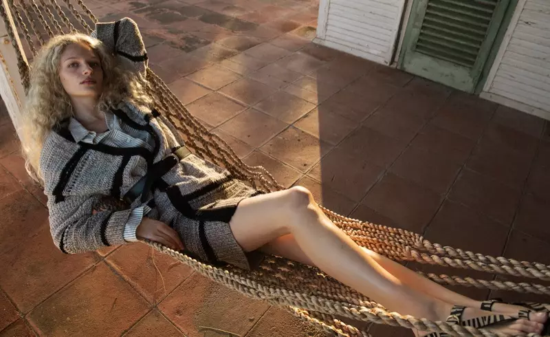 Frederikke Sofie modell megjelenik a Massimo Dutti On the Road üdülőhely 2019 lookbookjában