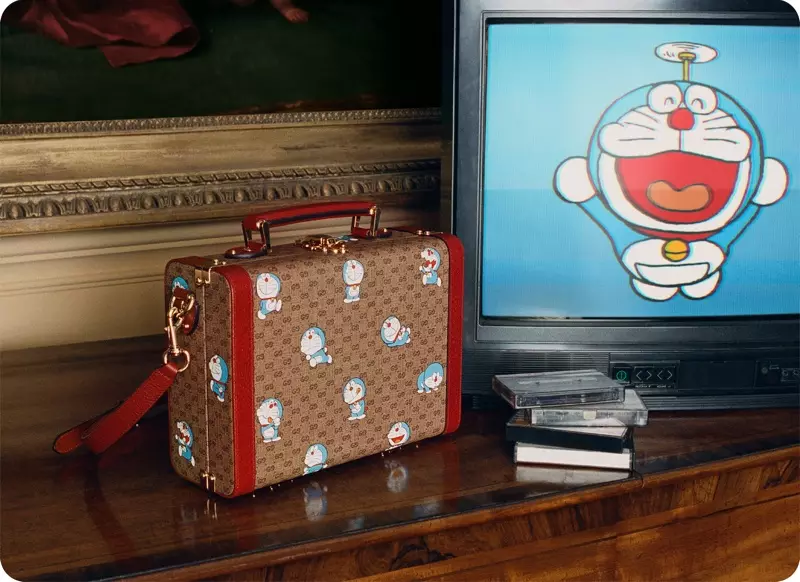 Lekne trykk dekorerer Doraemon x Gucci Lunar New Year-samarbeidet.